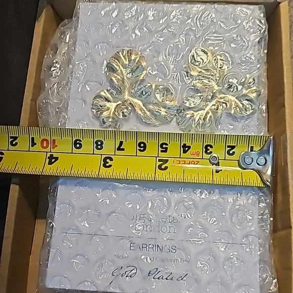 NWT gold plated clover leaf earrings Big Metal London Earrings, brand-new in box - Picture 8 of 12